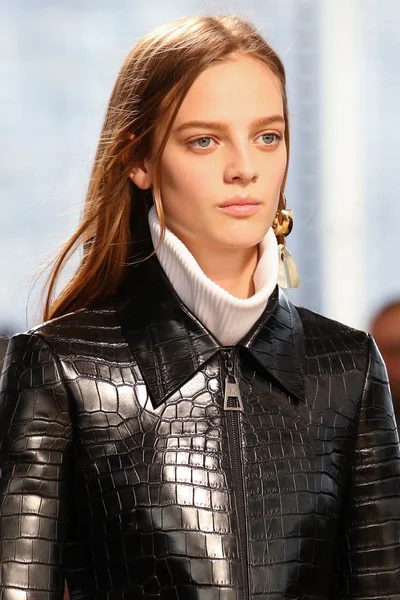 Look 68